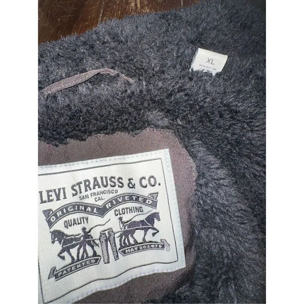 Levi's® Soft Shell Faux Shearling Lined Jacket - Picture 9 of 9